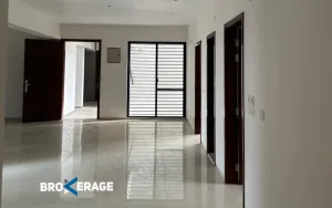 1989 sft 3-bedroom flat for sale